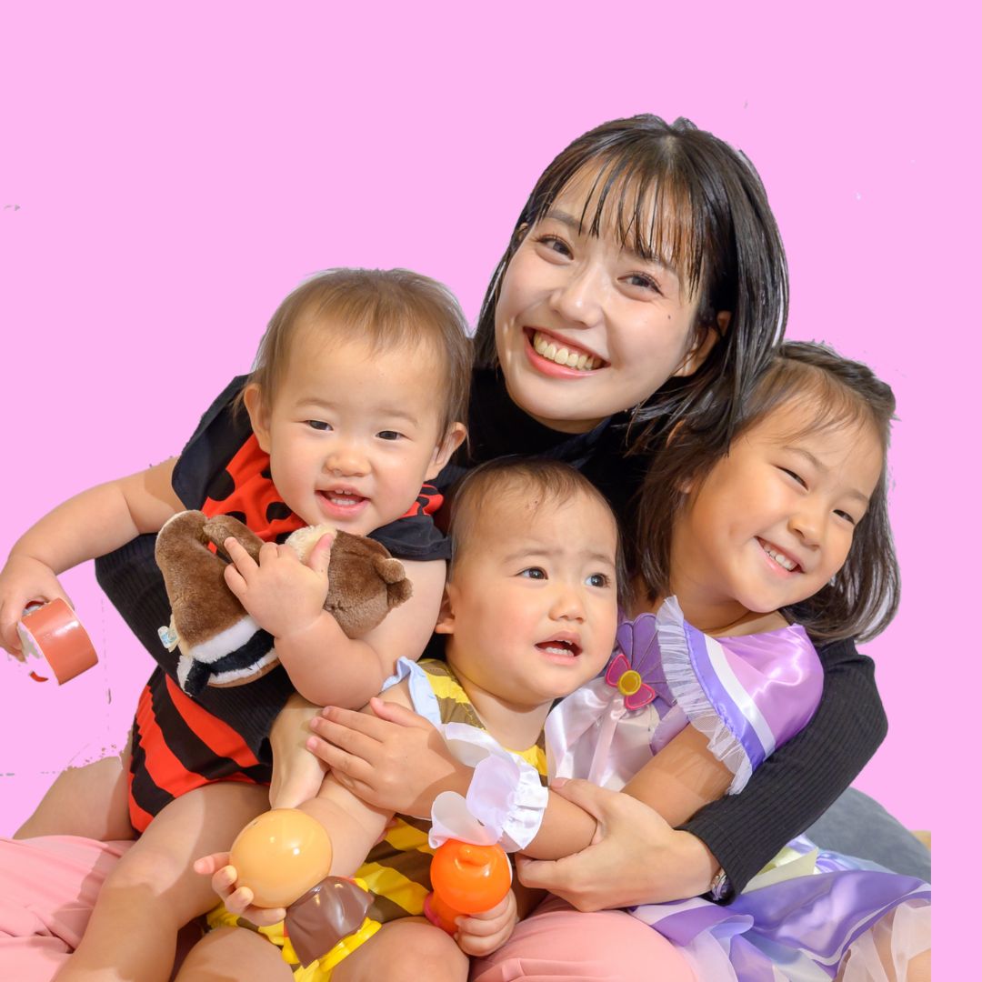 講師 upi（伊東彩）と3人の子どもたち